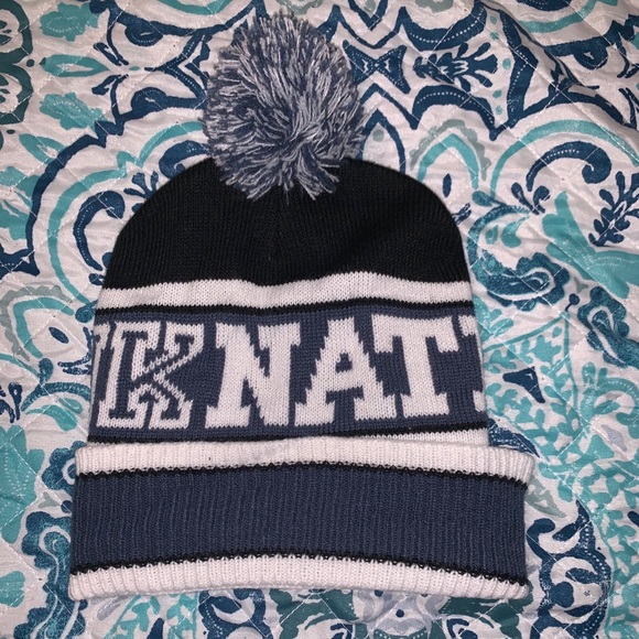 VS PINK beanie - Picture 1 of 2